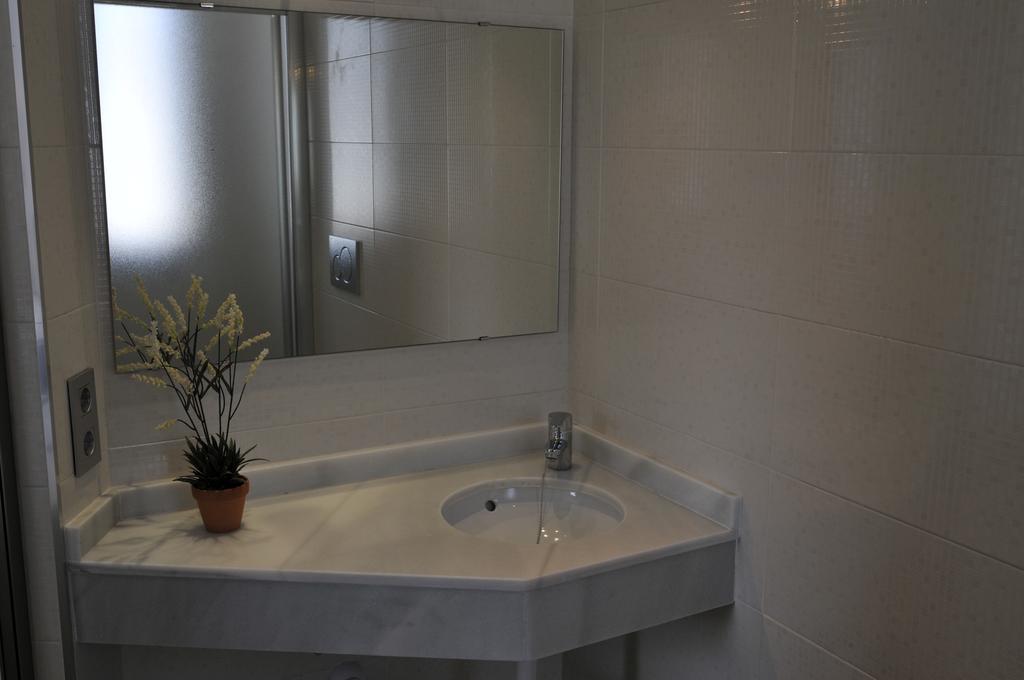 Hostal Tarifa -Recepcion Abierta Las 24H- ห้อง รูปภาพ